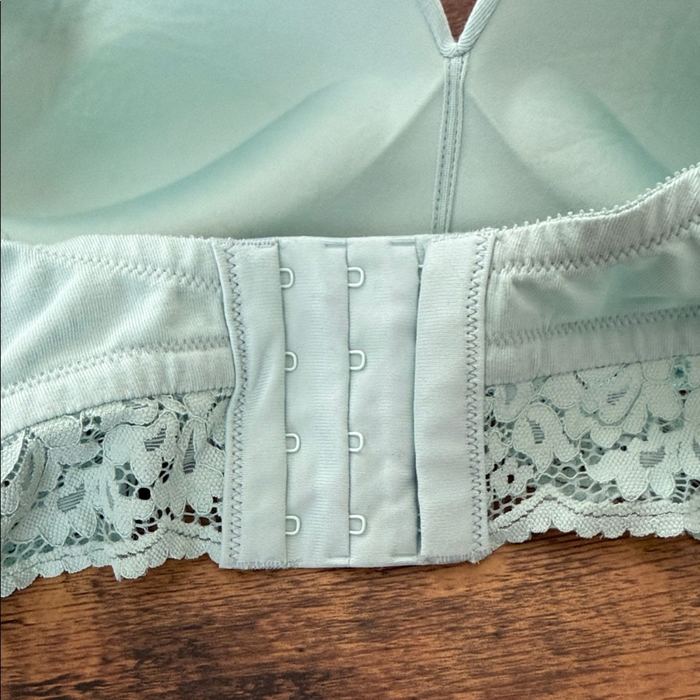 Ambrielle Light Green Lace Bralette - Picture 5 of 8